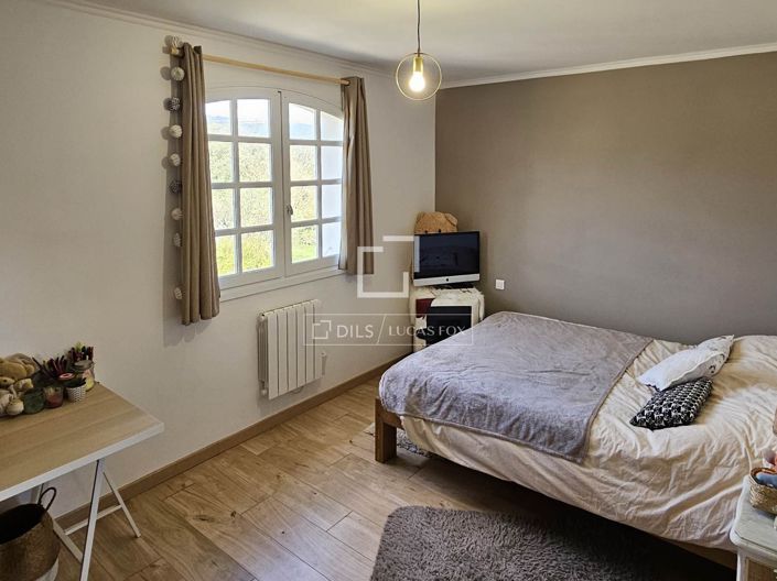 Image No.24-4 Bed House for sale