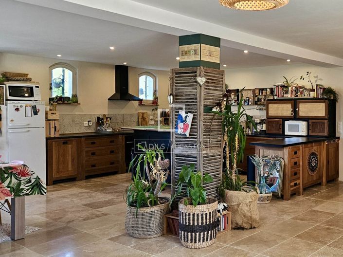 Image No.6-4 Bed House for sale