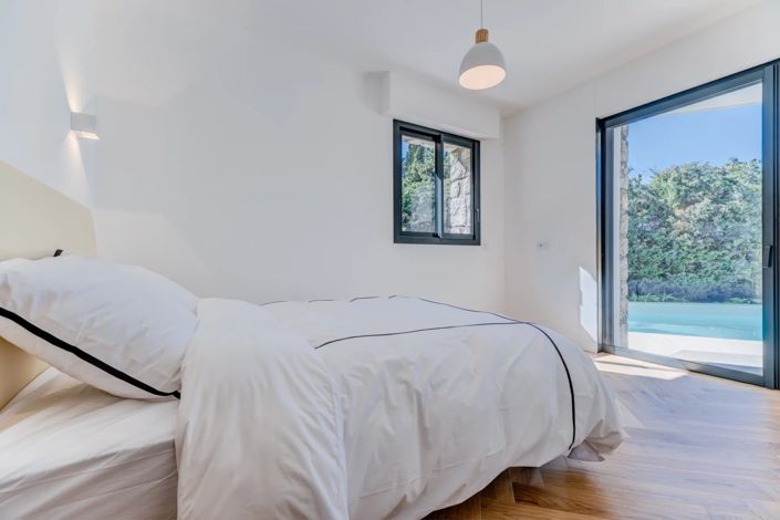 Image No.18-5 Bed House for sale