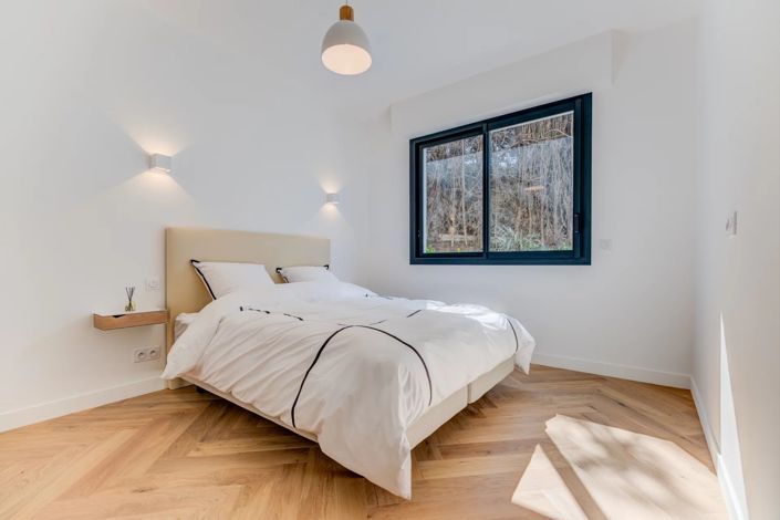 Image No.20-5 Bed House for sale