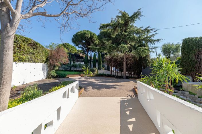 Image No.23-5 Bed House for sale