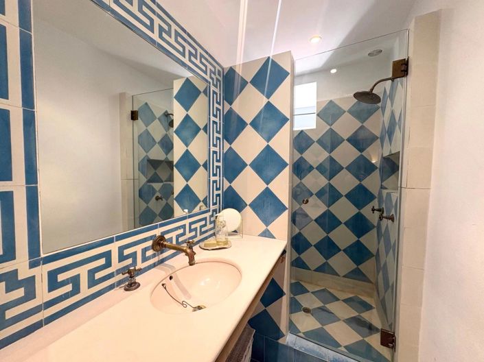 Image No.8-2 Bed House for sale