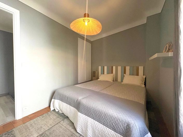 Image No.9-2 Bed House for sale