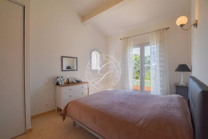 Image No.20-3 Bed House for sale