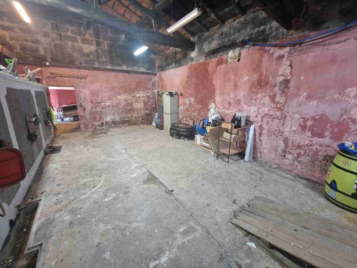 Image No.17-6 Bed Property for sale