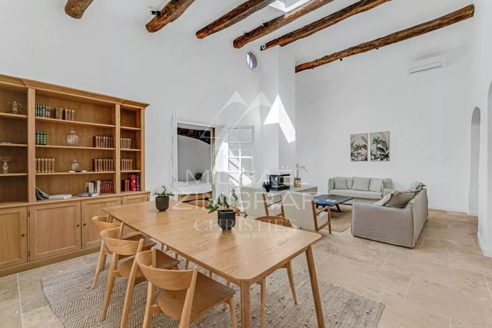 Image No.7-5 Bed House for sale