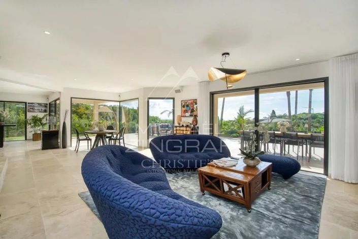 Image No.7-5 Bed House for sale