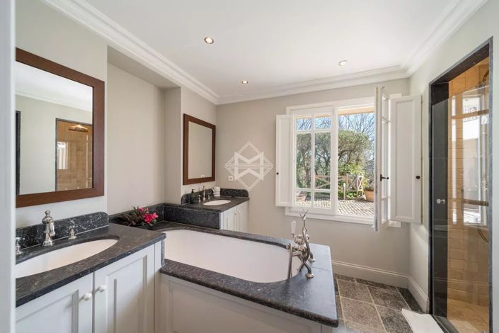 Image No.15-4 Bed House for sale