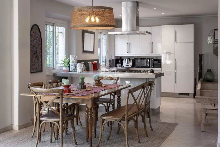 Image No.5-5 Bed House for sale