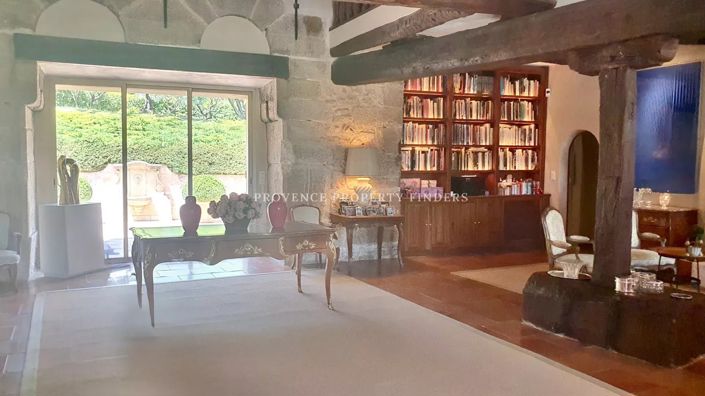 Image No.8-5 Bed House for sale