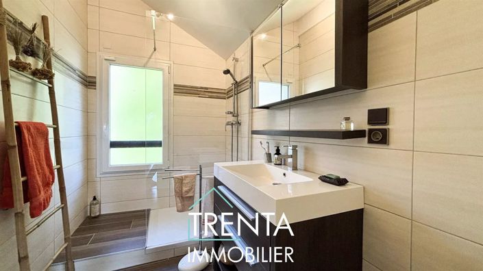 Image No.12-4 Bed House for sale