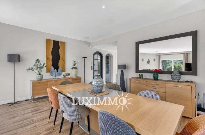 Image No.6-4 Bed House for sale