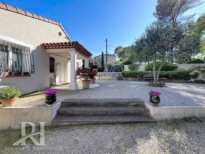 Image No.20-3 Bed House for sale