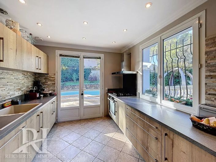 Image No.9-3 Bed House for sale