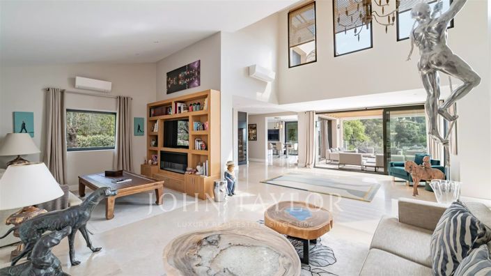 Image No.10-5 Bed House for sale