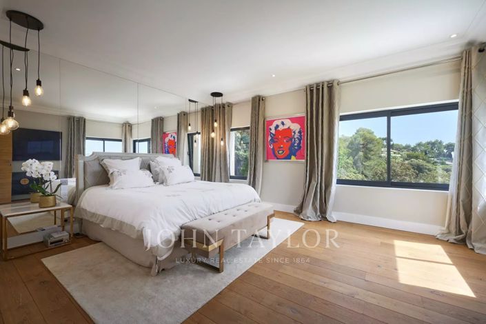 Image No.11-5 Bed House for sale