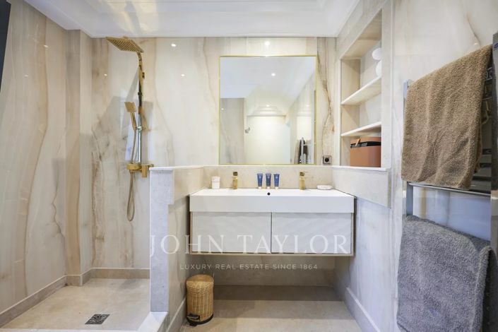 Image No.16-5 Bed House for sale