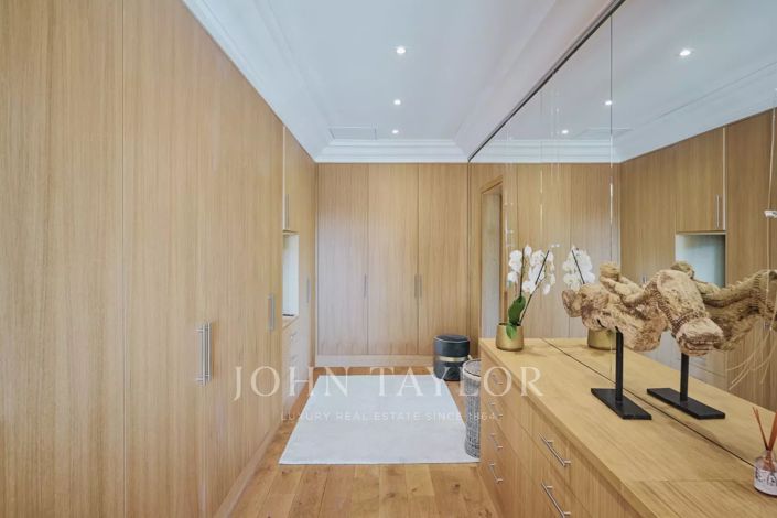 Image No.17-5 Bed House for sale