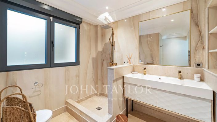 Image No.17-5 Bed House for sale