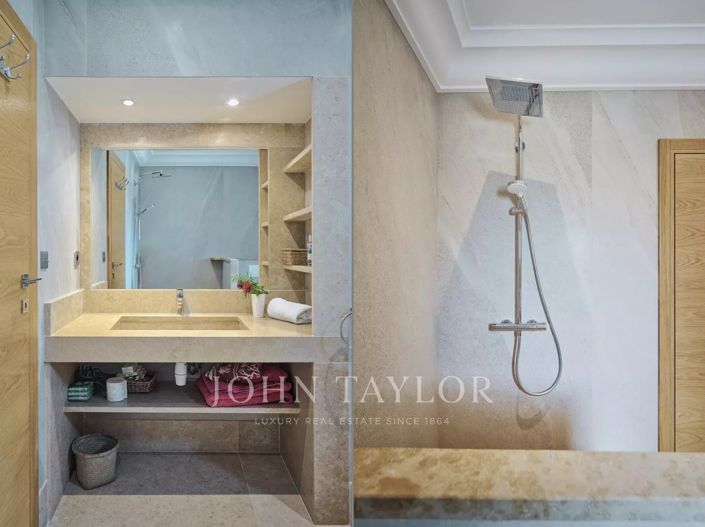 Image No.18-5 Bed House for sale