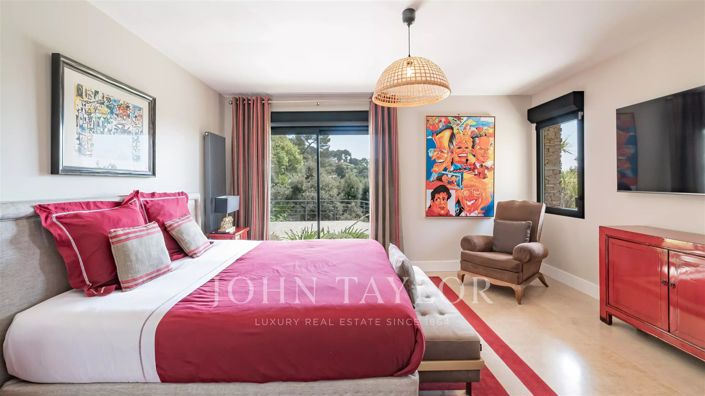 Image No.18-5 Bed House for sale