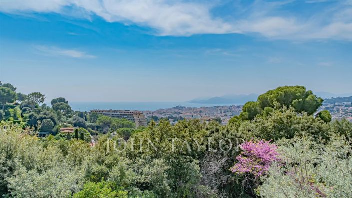 Image No.6-5 Bed House for sale