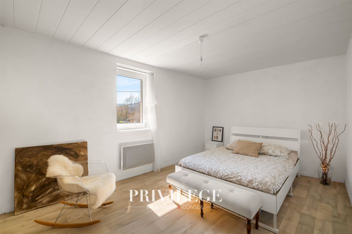 Image No.17-5 Bed House for sale