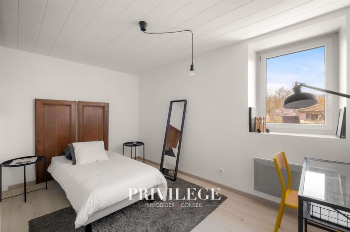 Image No.19-5 Bed House for sale