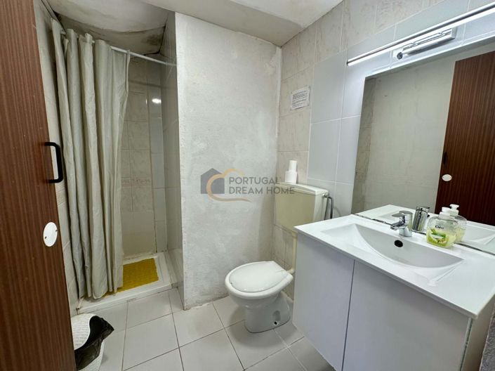 Image No.8-8 Bed House for sale