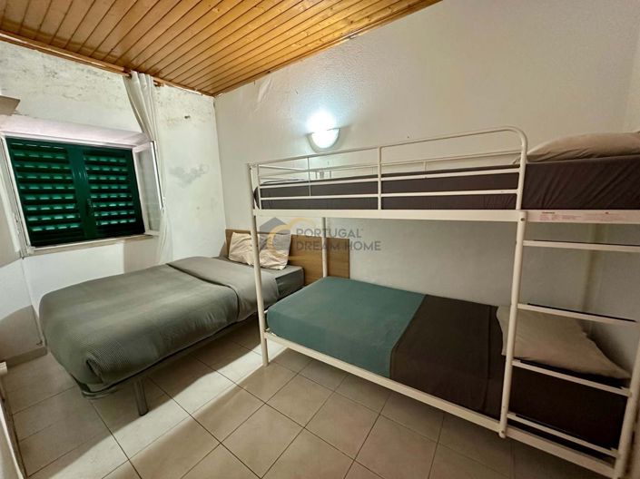 Image No.9-8 Bed House for sale