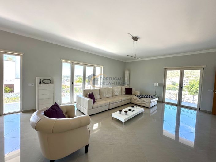 Image No.10-3 Bed House for sale