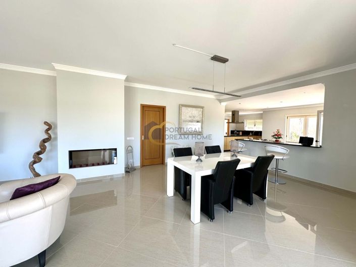 Image No.11-3 Bed House for sale