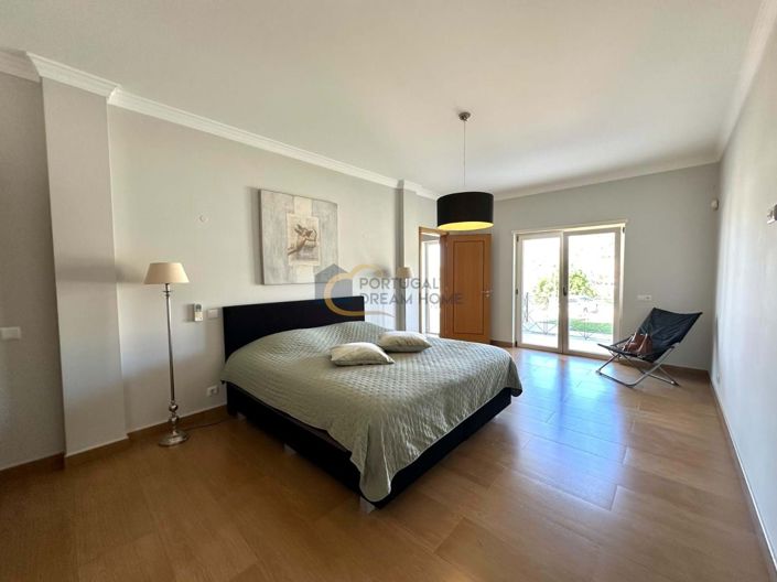 Image No.15-3 Bed House for sale