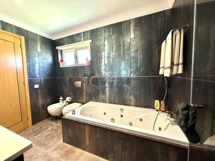 Image No.23-3 Bed House for sale