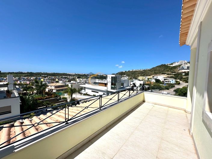 Image No.25-3 Bed House for sale