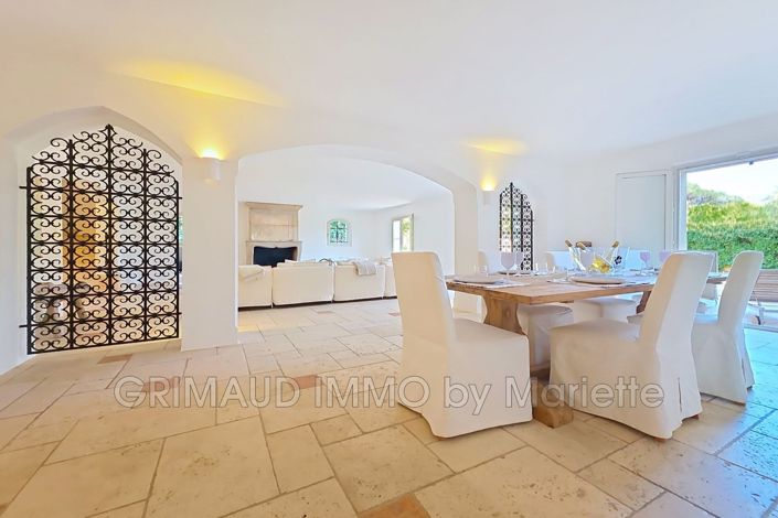 Image No.2-Maison de 4 chambres à vendre à Grimaud