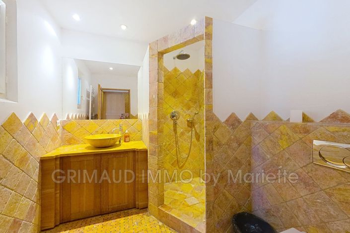 Image No.6-Maison de 4 chambres à vendre à Grimaud