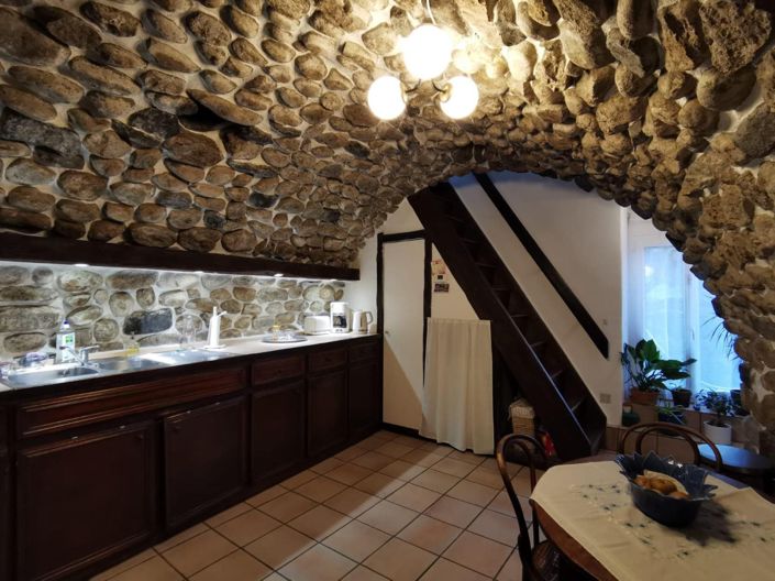 Image No.5-2 Bed House for sale