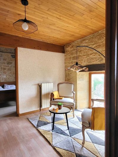 Image No.7-7 Bed House for sale