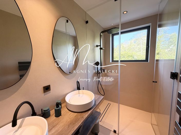 Image No.14-4 Bed House for sale