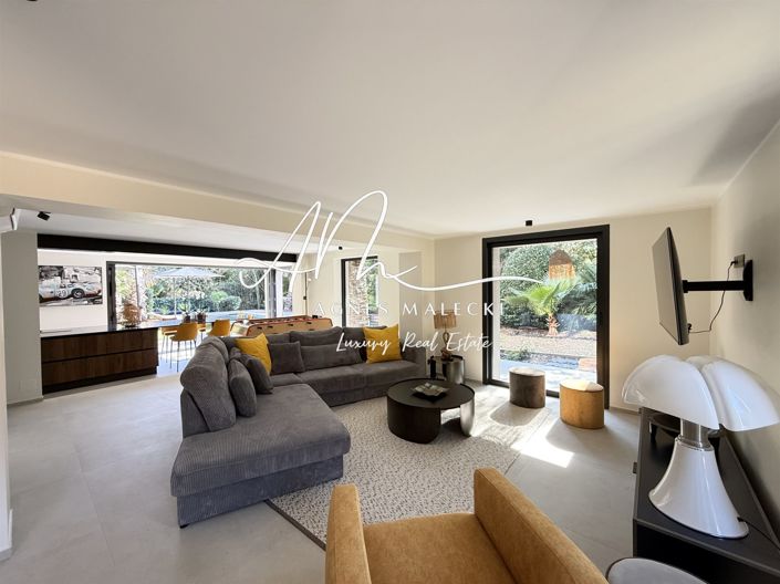 Image No.9-4 Bed House for sale