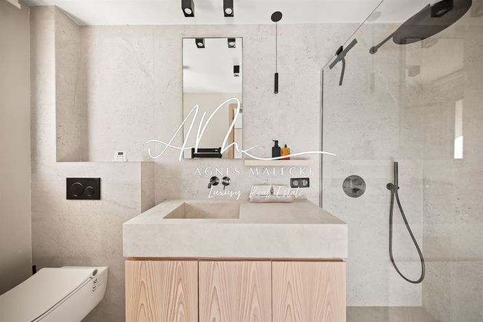 Image No.14-6 Bed House for sale