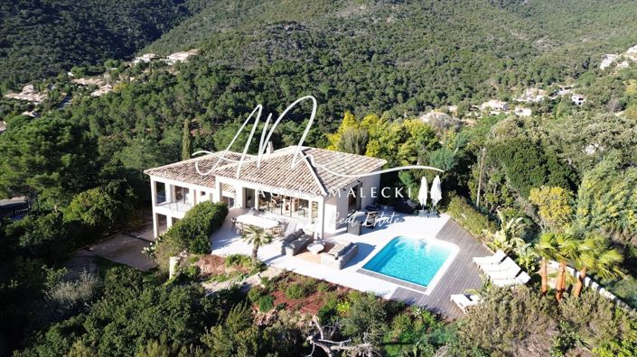 Image No.7-6 Bed House for sale