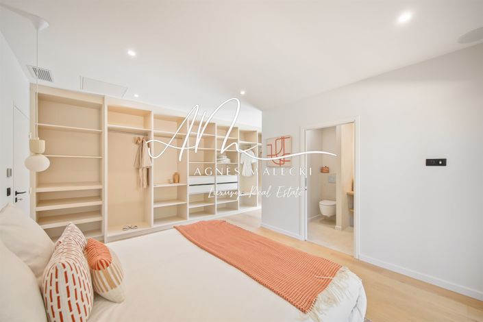 Image No.16-5 Bed House for sale