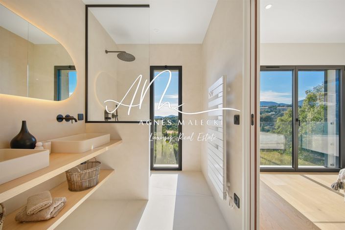 Image No.17-5 Bed House for sale