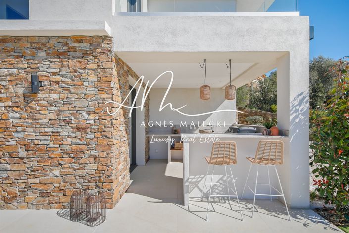 Image No.20-5 Bed House for sale