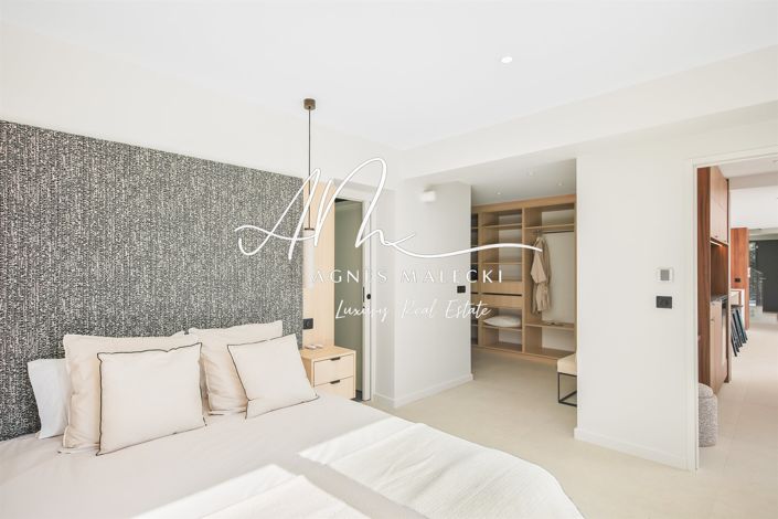 Image No.24-5 Bed House for sale