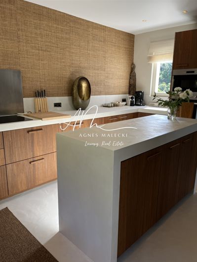 Image No.6-4 Bed House for sale