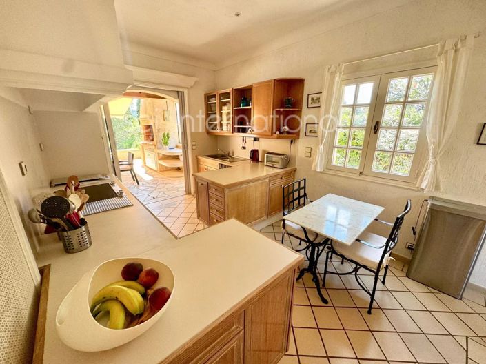 Image No.6-4 Bed House for sale