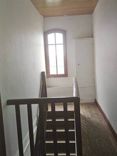 Image No.4-9 Bed House for sale